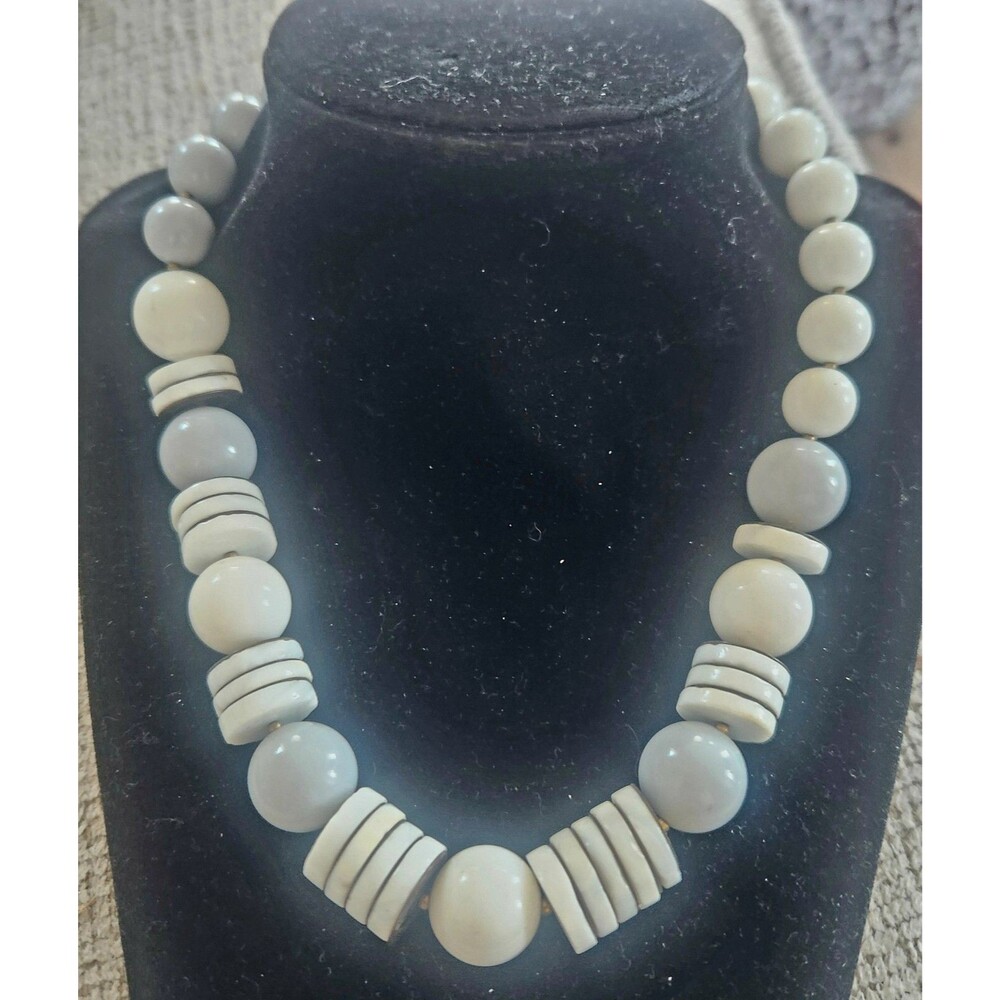 Vtg Les Bernard Chunky Statement Necklace  Mod White Grey Gold Tone Spacer Beads